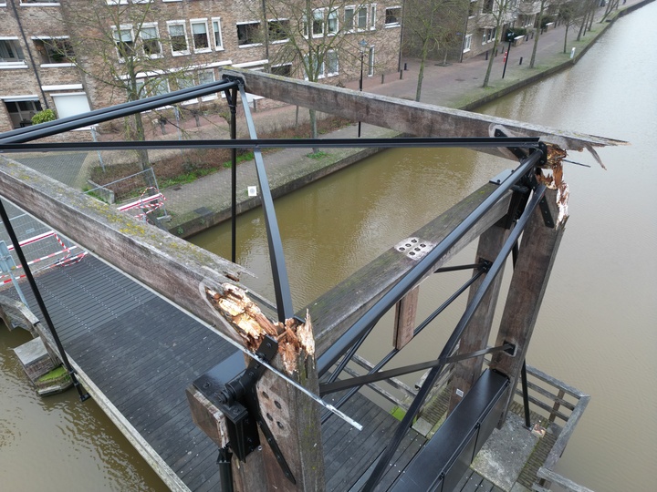 (/r16937-Boaz-brug-breuk-oorzaak-houtrot/dji-0127-small.jpg)